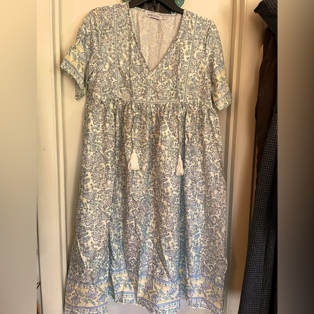 Miss Look floral dress Size small New with no tags in bag